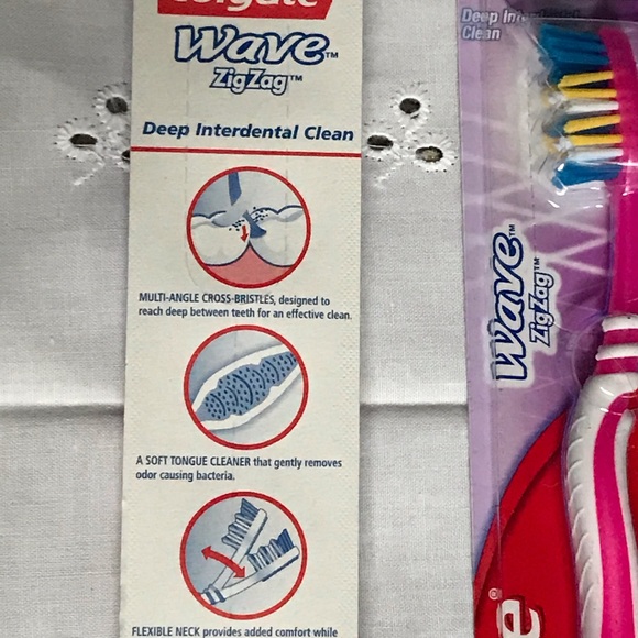 Colgate toothbrushes - Picture 5 of 5